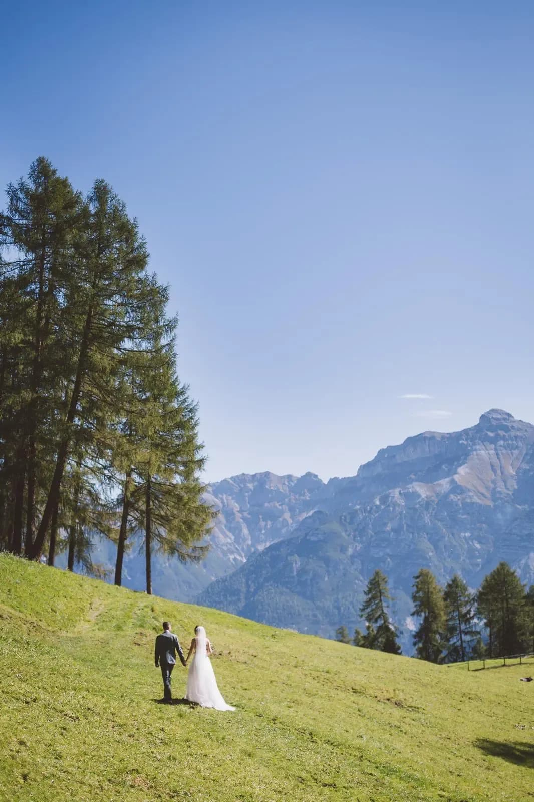 Serles im Stubaital Almwiese Hochzeit mit Rebekka als Traurednerin